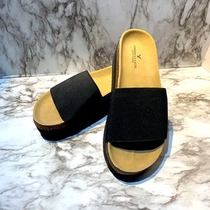 American Eagle Platform sanders LIKE NEW!